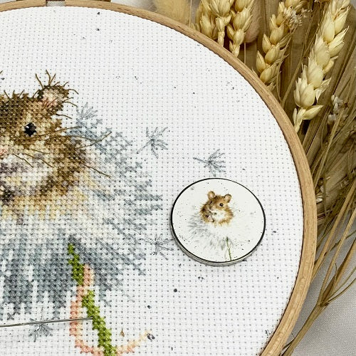 Needle Minder - Dandelion Mouse